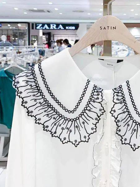 百變領型 工藝細節(jié)賦予衣服獨特魅力